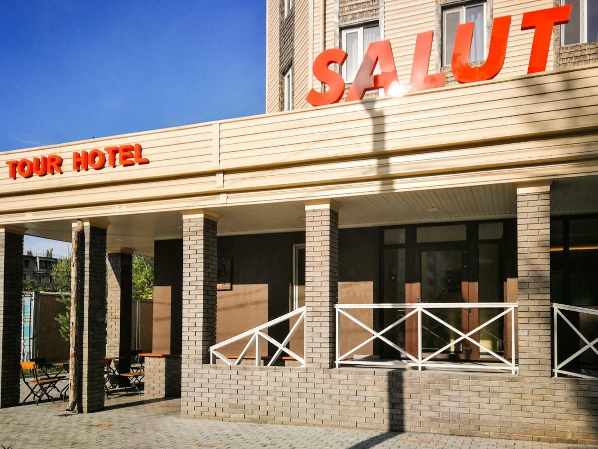 Salut Hotel Bischkek Exterior foto
